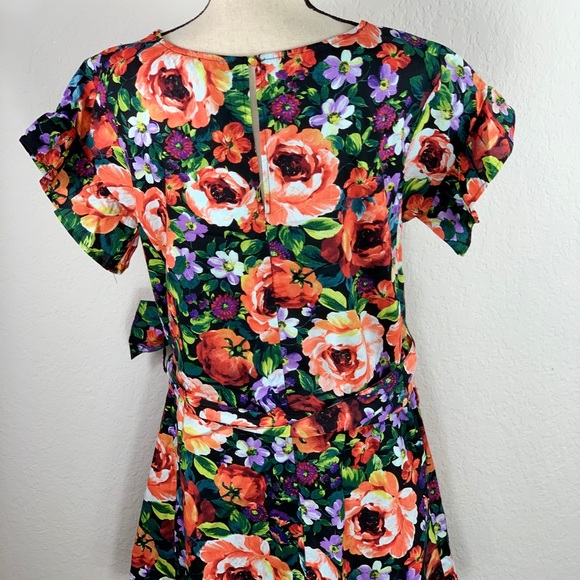 NWT Black floral dress with tie at waist - Picture 5 of 6